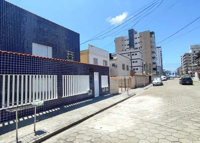 Apartamento no Centro de Mongaguá, perto da praia e com ar condicionado !