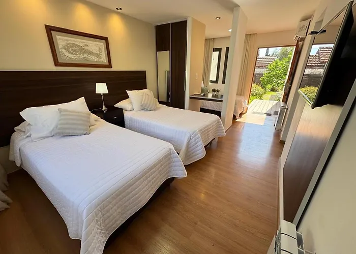 Hotel L' Hirondelle (Adults Only)