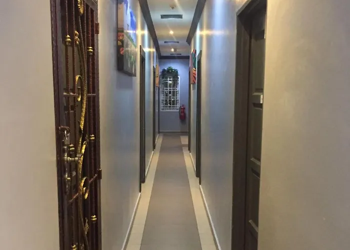 Ghazrins Hotel Dataran Larkin