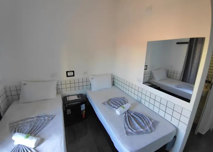 Hotel XV