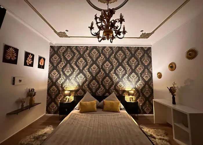 Honor-House