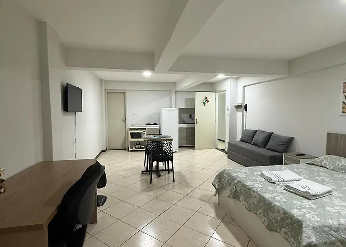 Studio amplo e aconchegante no bairro aterrado