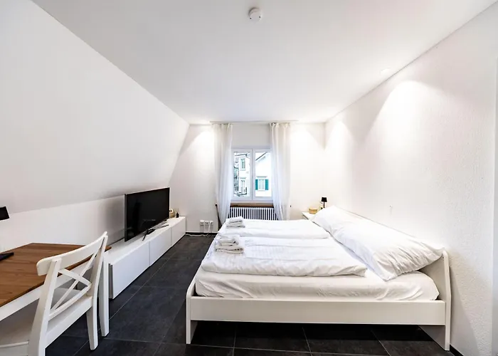 Max Apartments