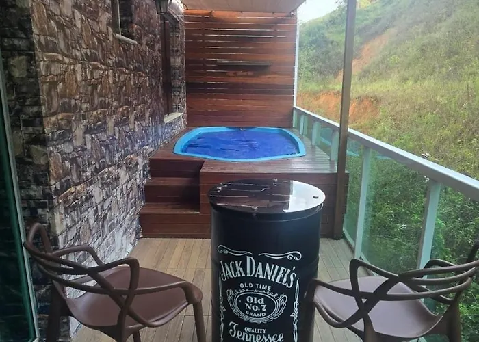 Apartamento com vista para piscina