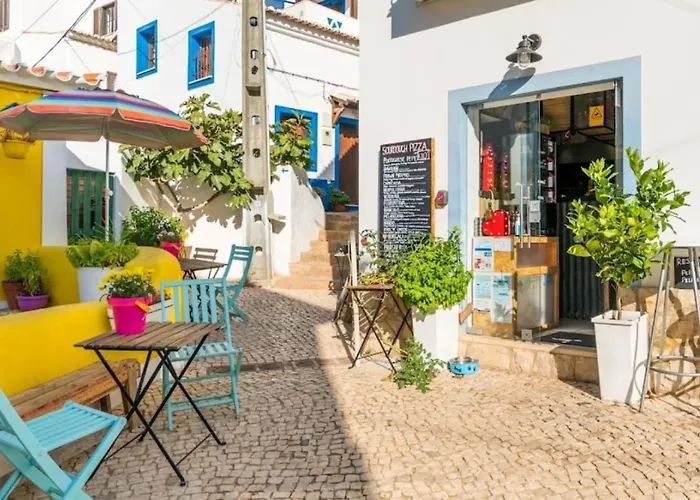 Casa Laranja, Aromas Burgau