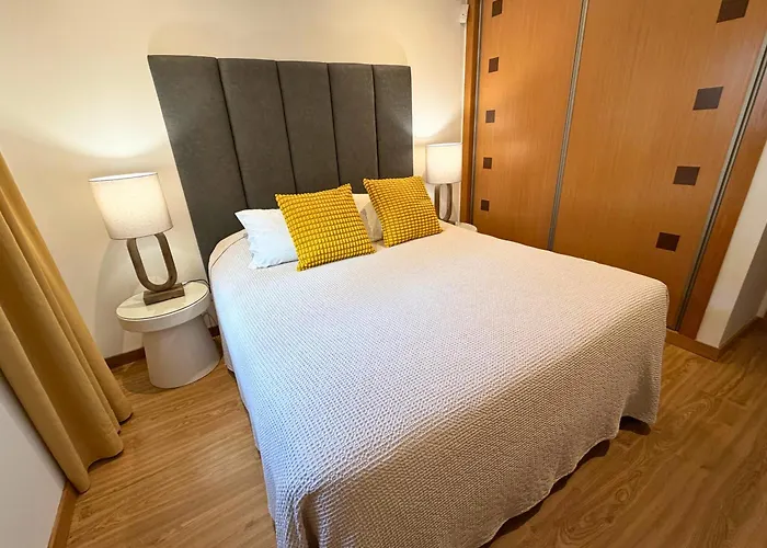 Pine Tree Seaside Apartments 500M To Beach