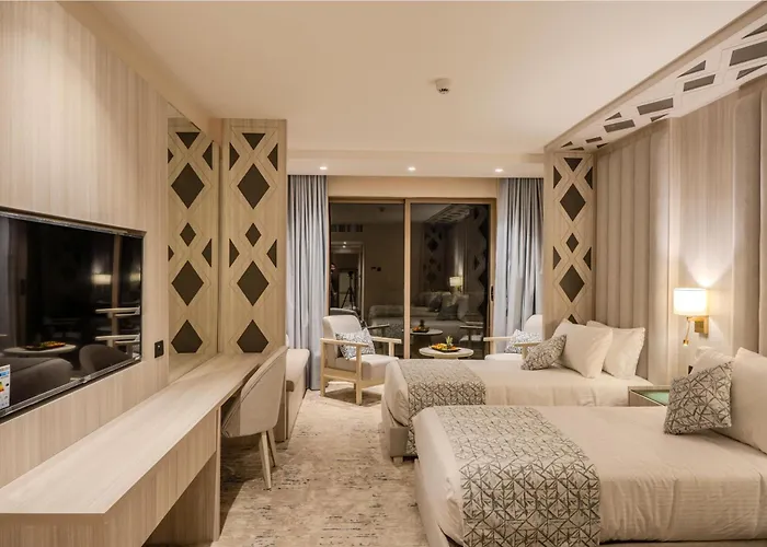 Petra Pillars Luxury Hotel