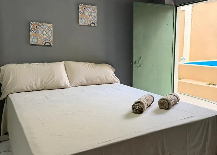 Milos Hostel