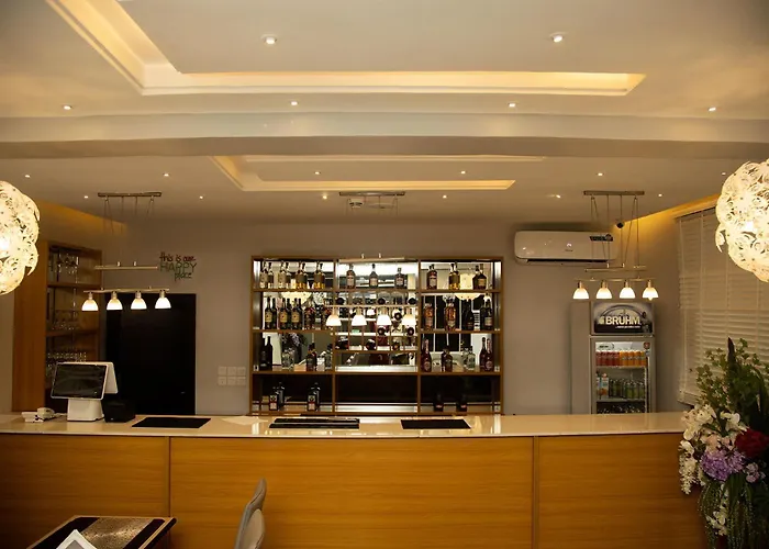 Kaashmeen Hotel & Suite