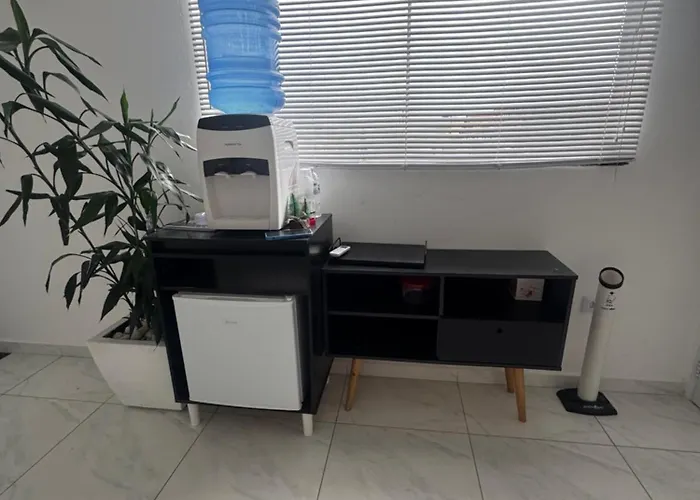 Quarto sem Cama só colchão, Ar Condicionado, Wi-Fi, Banheiro