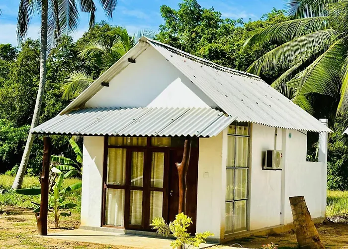 The Coconut Gardens Hotel & Restaurant