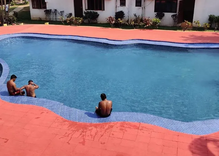 Hotel Arpora Grand