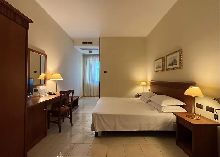 Naples Park Hotel