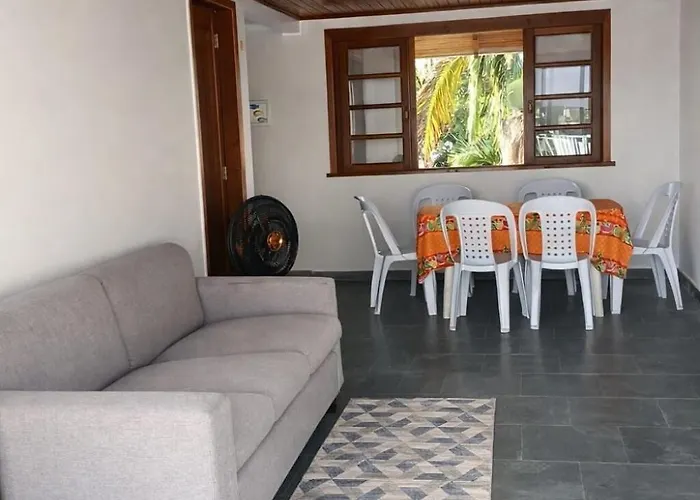 Sobrado Espaçoso Próximo ao Café Curaçau