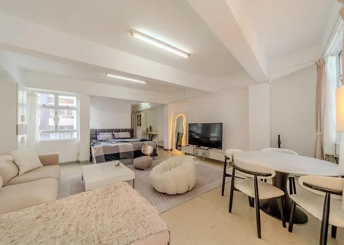 Huge Studio And Rooftop In Central