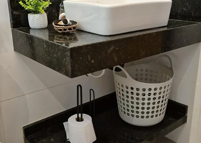 Apto inteiro novo 5 min do shopping Wi-Fi e vaga