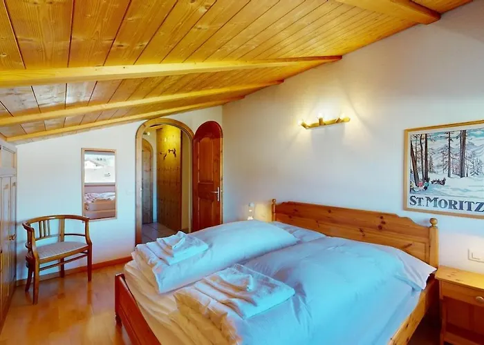 Chesa Susi - Elegant Attic In The Engadine