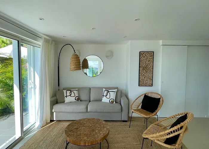 Appartement Vue Mer à St-jean avec jardin privé