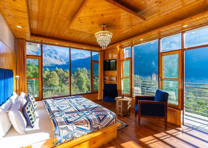 The 14 Gables, A Boutique Stay, Manali - Pet Friendly - Balcony Rooms - Crown Palace