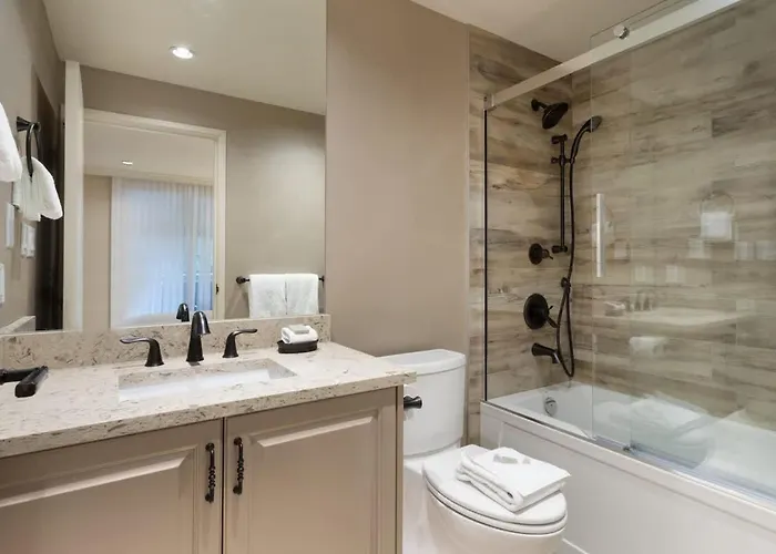 Woodrun Lodge 616 | Stylish Top Floor Ski-In & Out Condo By Upper Village W/ Hot Tub, Pool, Parking