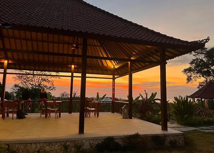 Sunset Hill Lembongan