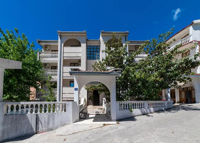 Magnolia Rooms And Apartments