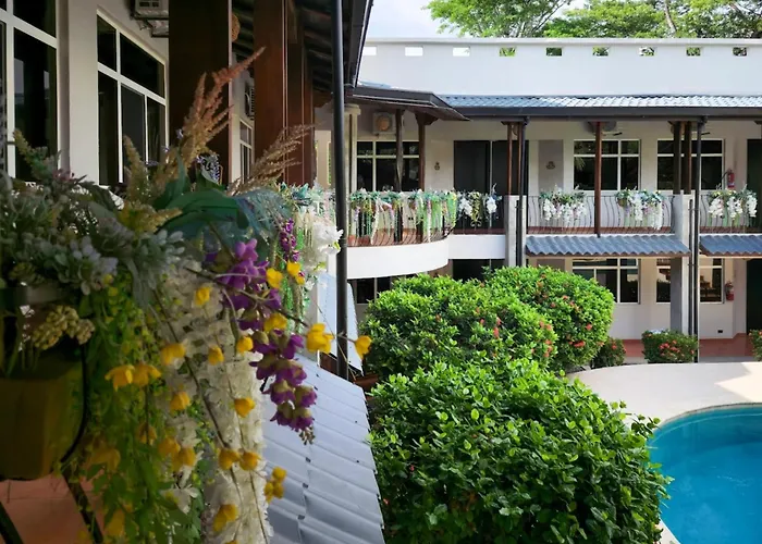 Parti Gras Hotel & Villas En Playa Potrero
