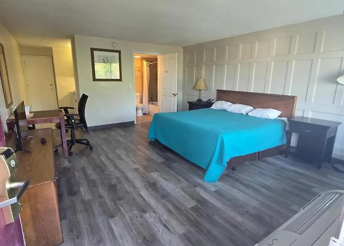 Inn On The Green Florida