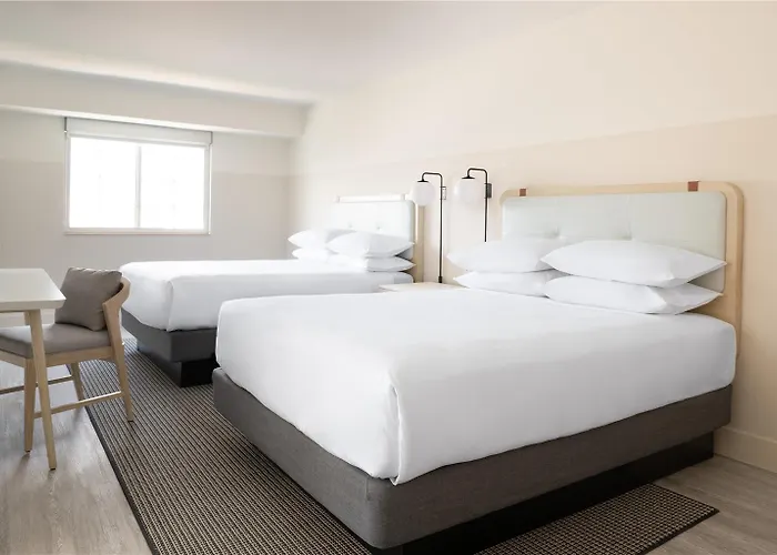 Comfort Suites Seven Mile Beach