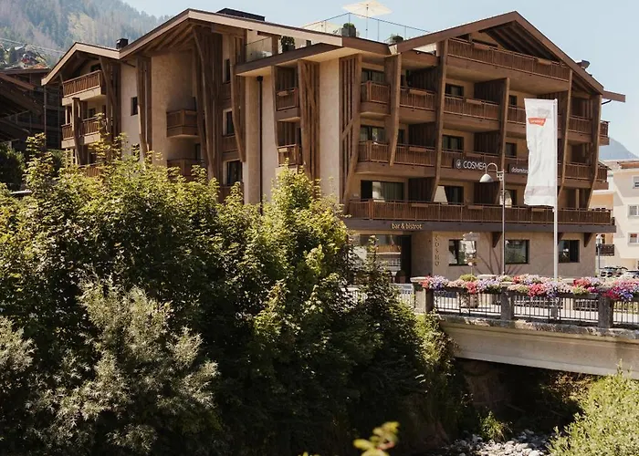 Hotel Cosmea - Your Dolomites & Honeymoon Experience St. Ulrich in Gröden