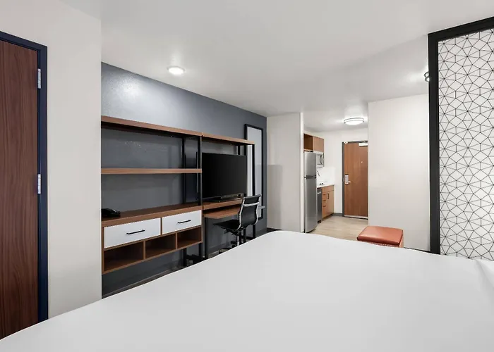 Everhome Suites Portsmouth - Newington By Choice Hotels