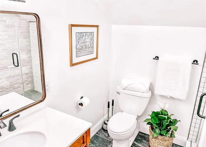 Buttonwood Hotel 1 - Boutique Accommodations