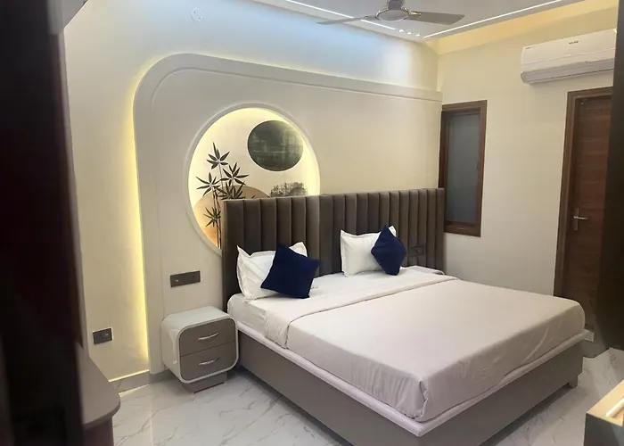 Hotel Homeland