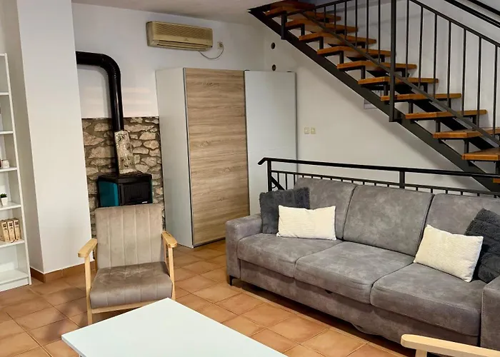 Apartman Violeta Rakalj U Mirnoj Ulici Sa Parkingom