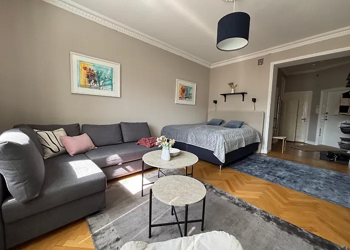 Cozy 1-Bedroom Apartment That Sleeps 4 People