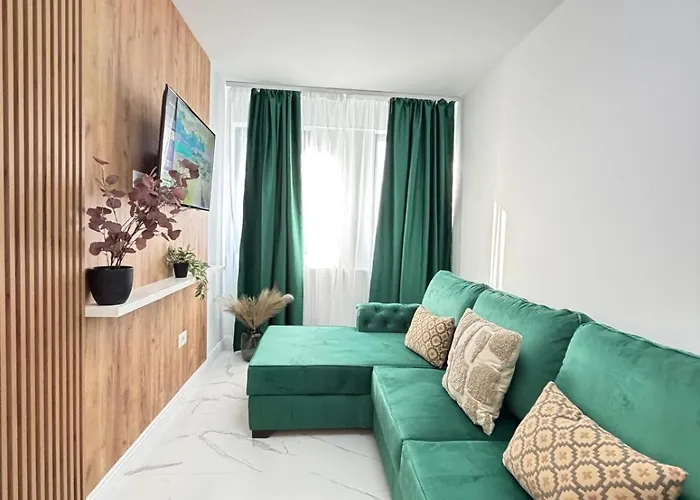 Green Story Aparthotel Near Palas Center And Old Town - Parking Option