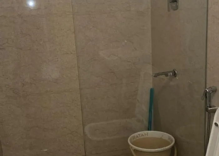 Family Home Stay In Tnagar