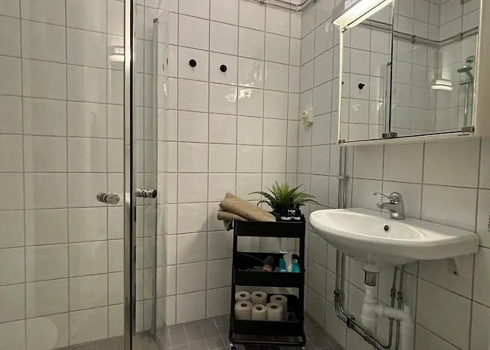 Cozy 1-Bedroom Apartment That Sleeps 4 People #1201