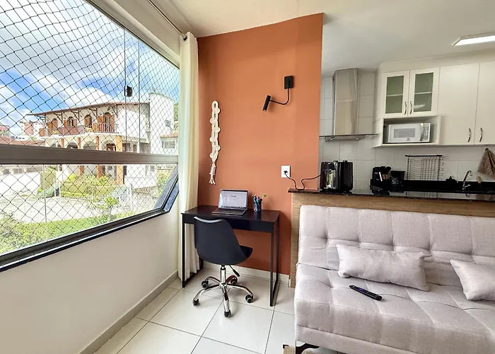 Apartamento central com 3 Smart TVs e 3 ventiladores - UFV a 1 km