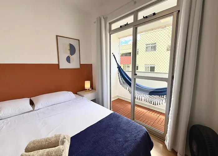 Apartamento central com 3 Smart TVs e 3 ventiladores - UFV a 1 km