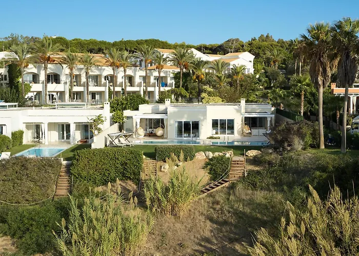 Mandola Rosa, A Resort To Live