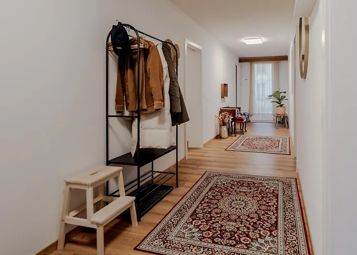 Spacious, Stylish & Central Apartment, Great Excursions In Surrounding Area