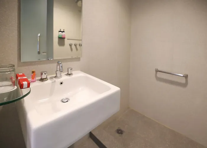Amaris Hotel Bekasi Barat