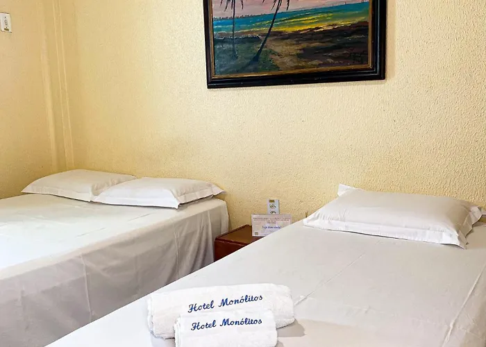 Hotel Monólitos