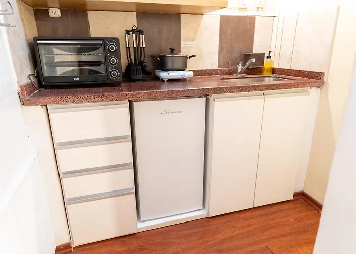 Casa Amalia Apartamentos Plaza Italia y Av Arístides a 50mts, lugar con jardín