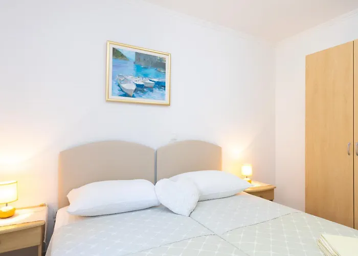 Apartments Baltazar With Sea View&Jacuzzi