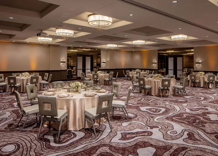Embassy Suites By Hilton Minneapolis Downtown Hotel