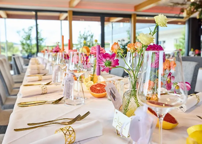 Patrix Hotel, Restaurant, Bar