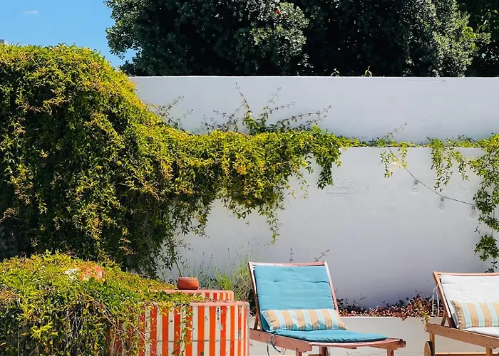 Oryza Guest House& Suites