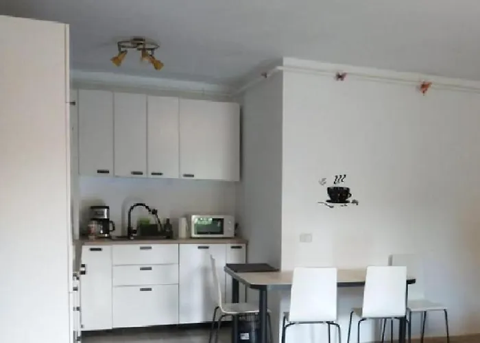 Apartament In Complex Rezidential Cu Parcare In Curte
